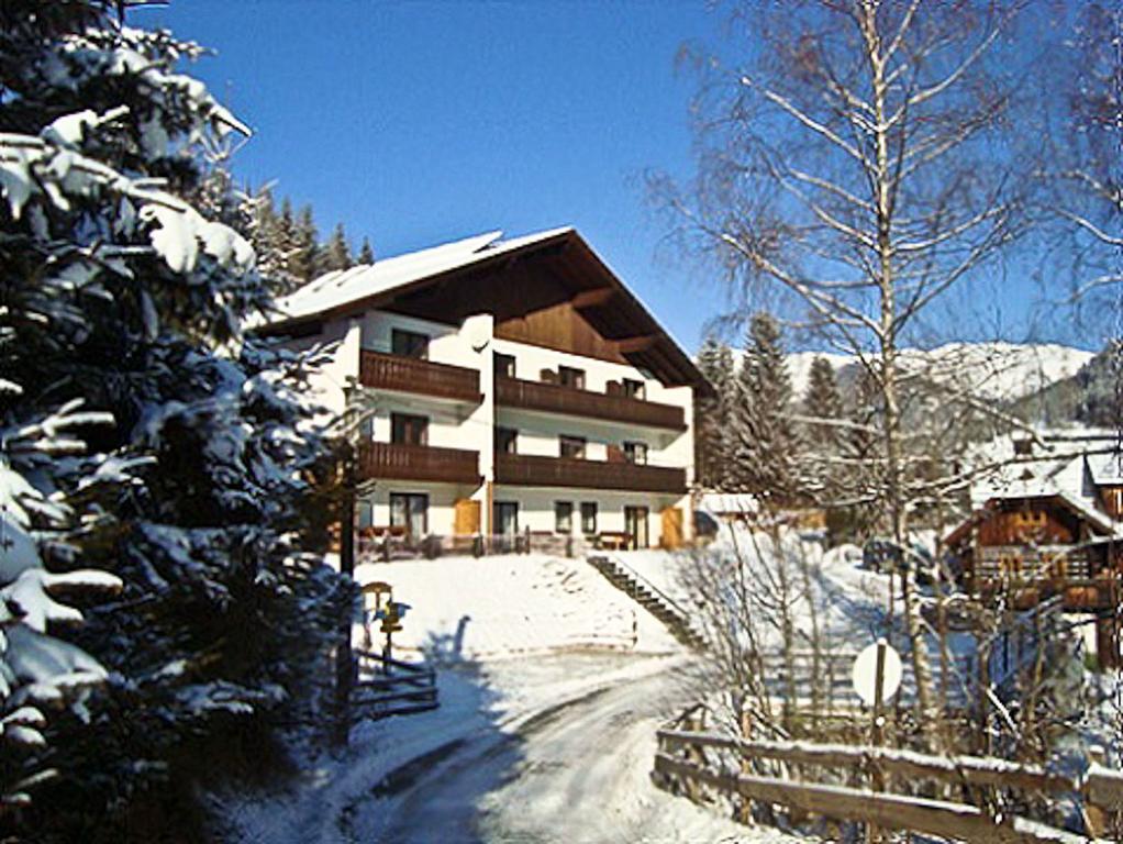 Haus Bergblick Apartamento Bad Kleinkirchheim Exterior foto